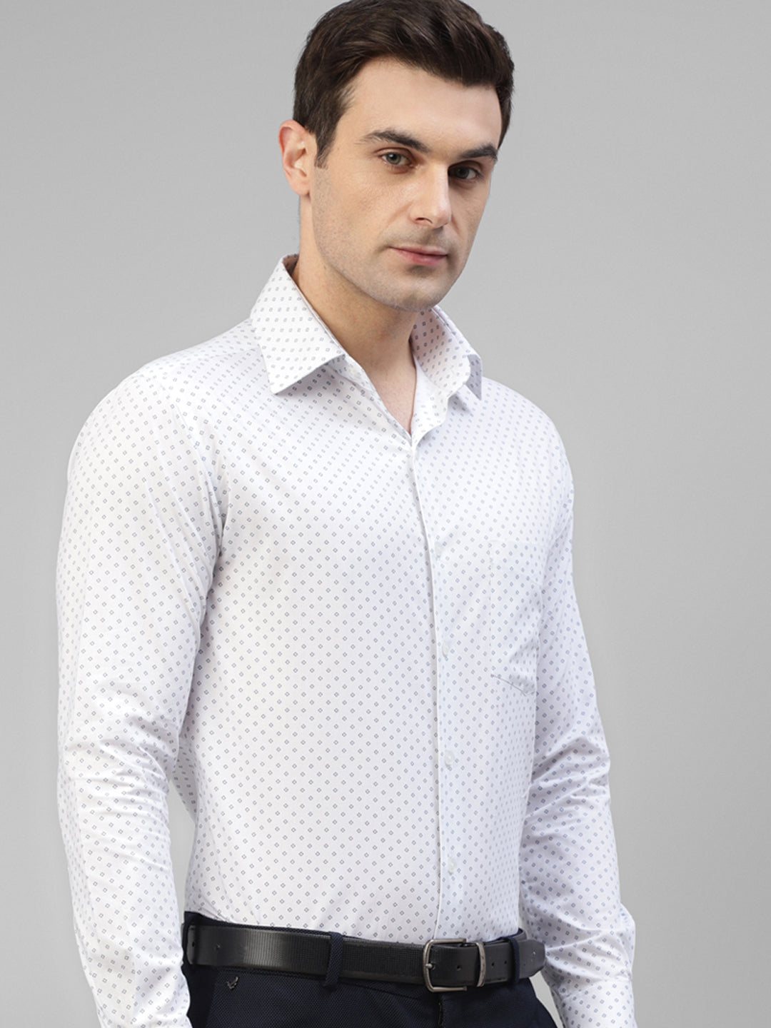 Men White Solid Black Buttons Pure Cotton Slim Fit Formal Shirt