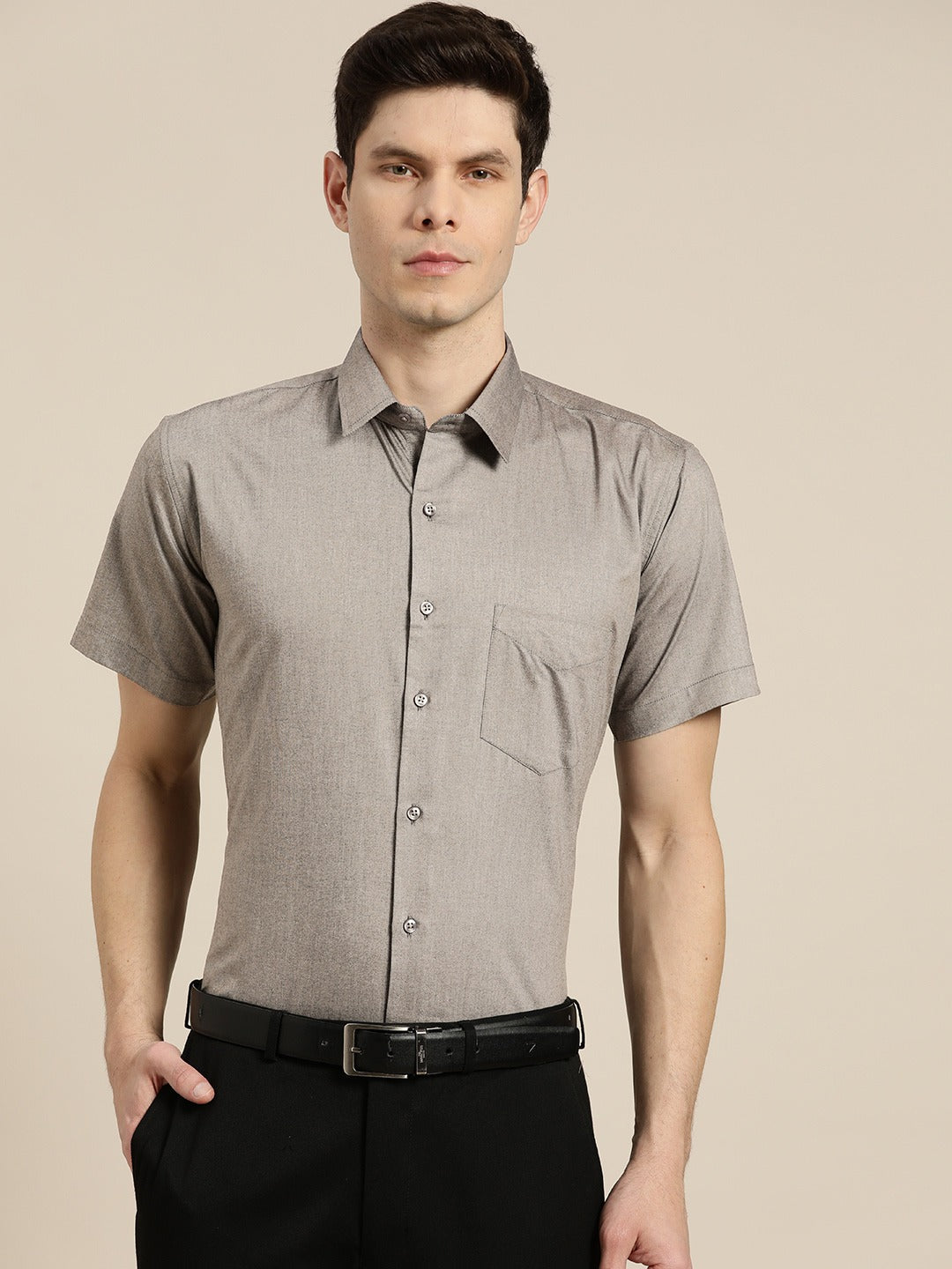 Men Grey Solid Chambray Short Sleeve Cotton Rich Slim Fit Formal Shirt