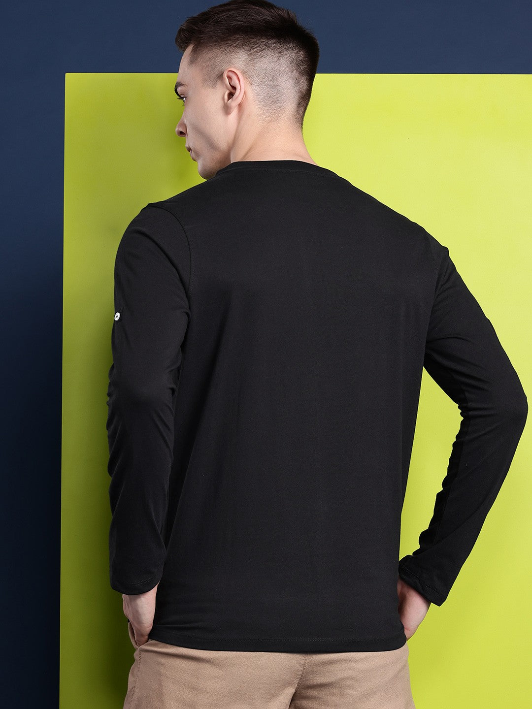 Men Black Solid Pure Cotton Relaxed Fit Henley T-Shirt