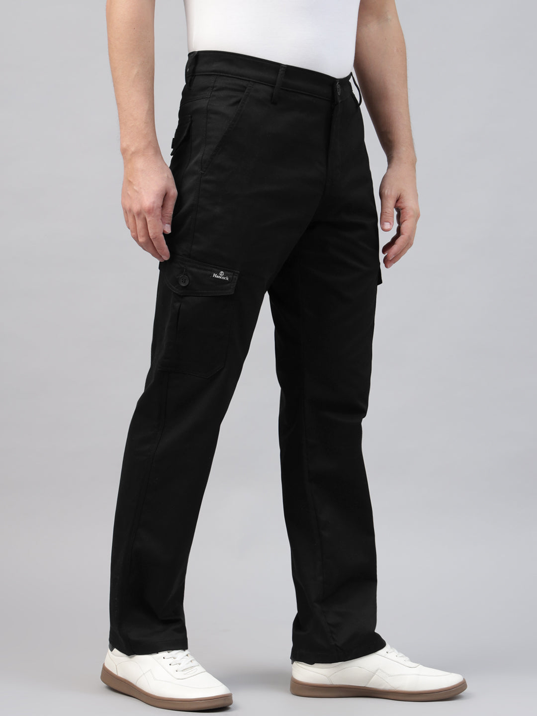 Men Black Solid Pure Cotton Slim Fit Casual Cargo Trouser