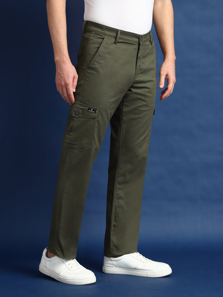 Men Olive Solid Cotton Stretchable Straight Fit Cargo Pant