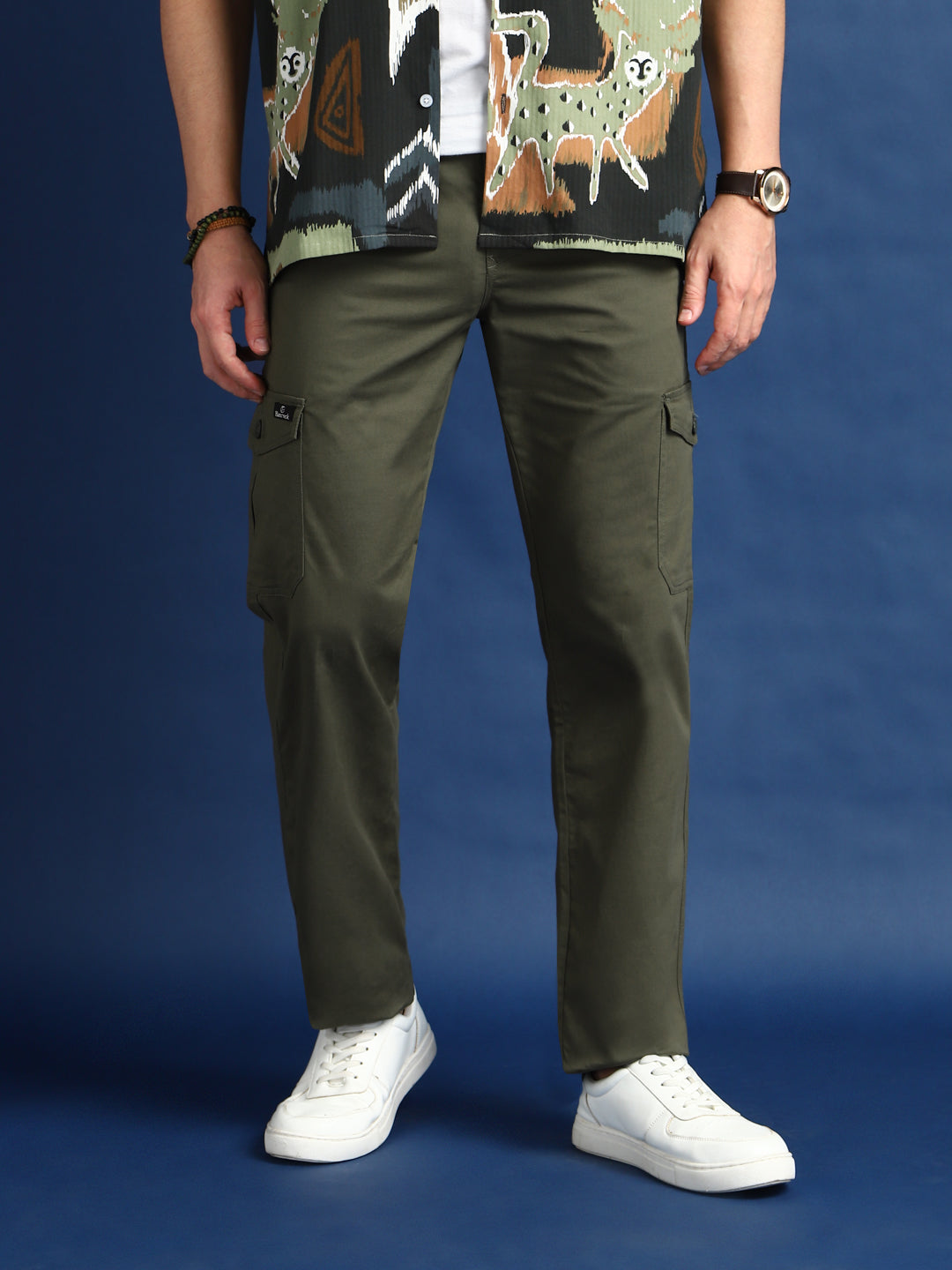 Men Olive Solid Cotton Stretchable Straight Fit Cargo Pant