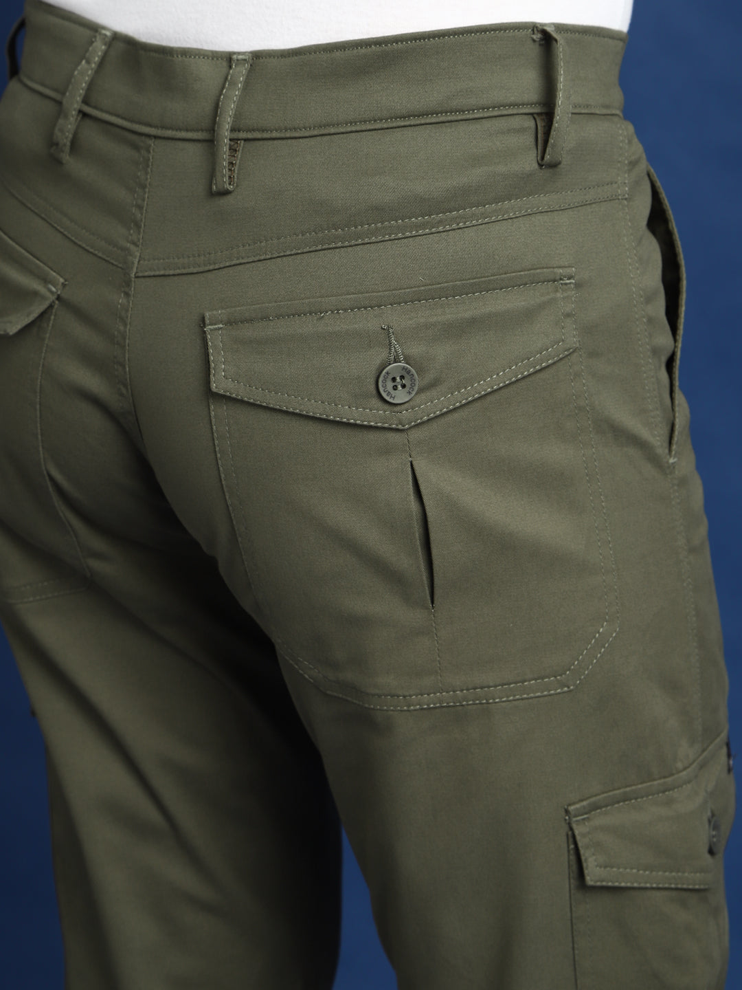 Men Olive Solid Cotton Stretchable Straight Fit Cargo Pant