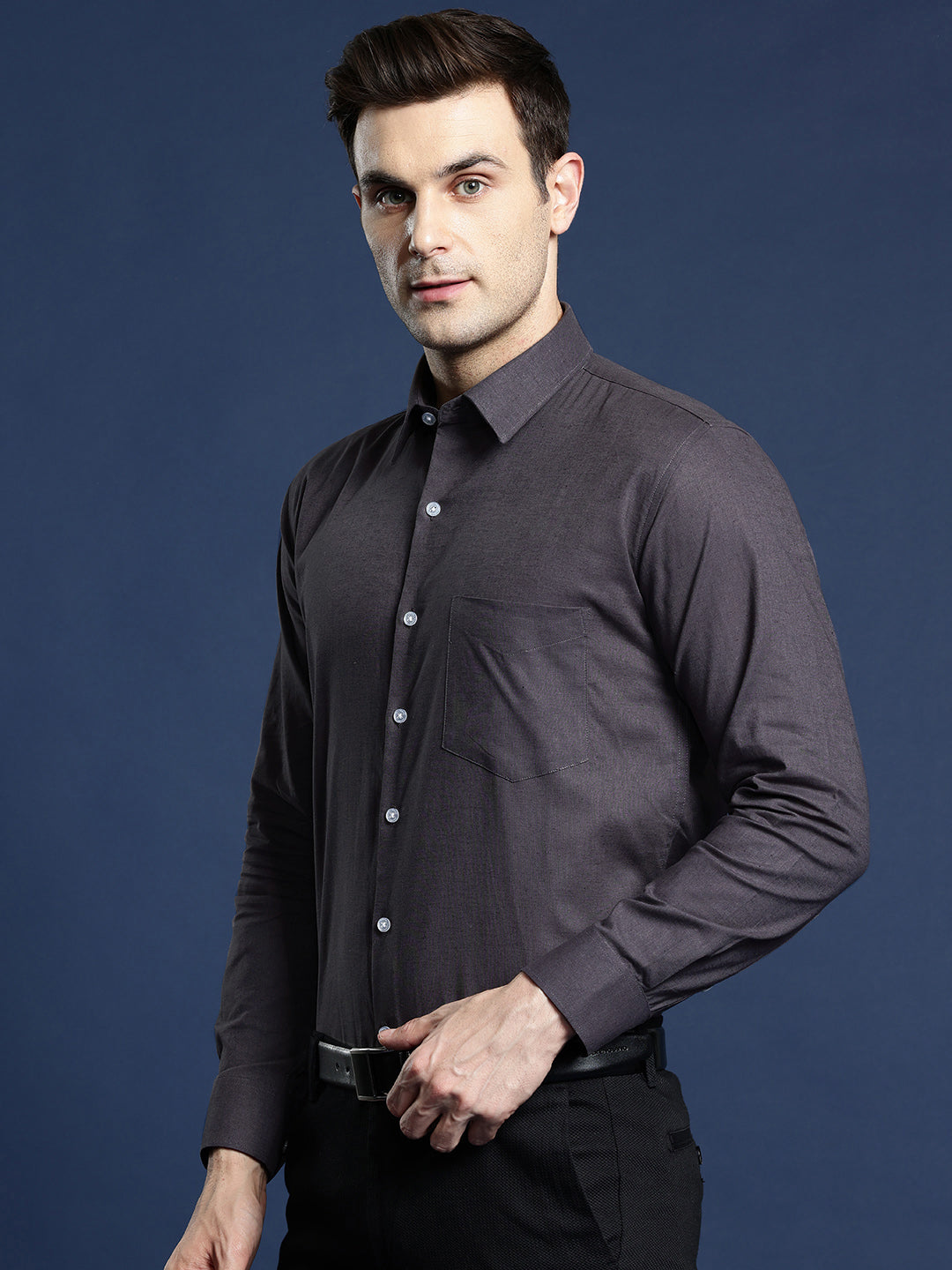 Men Dark Grey Solid Pure Linen Slim Fit Formal Shirt