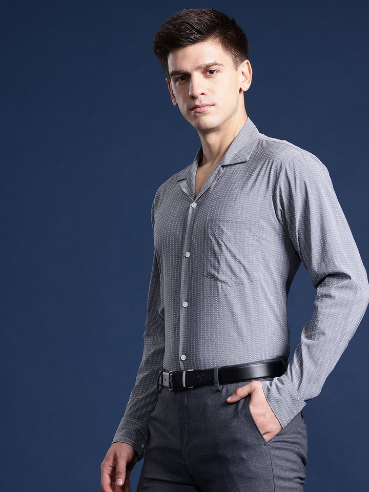 Men Grey Solid Pure Cotton Relaxed Fit Formal Shirt