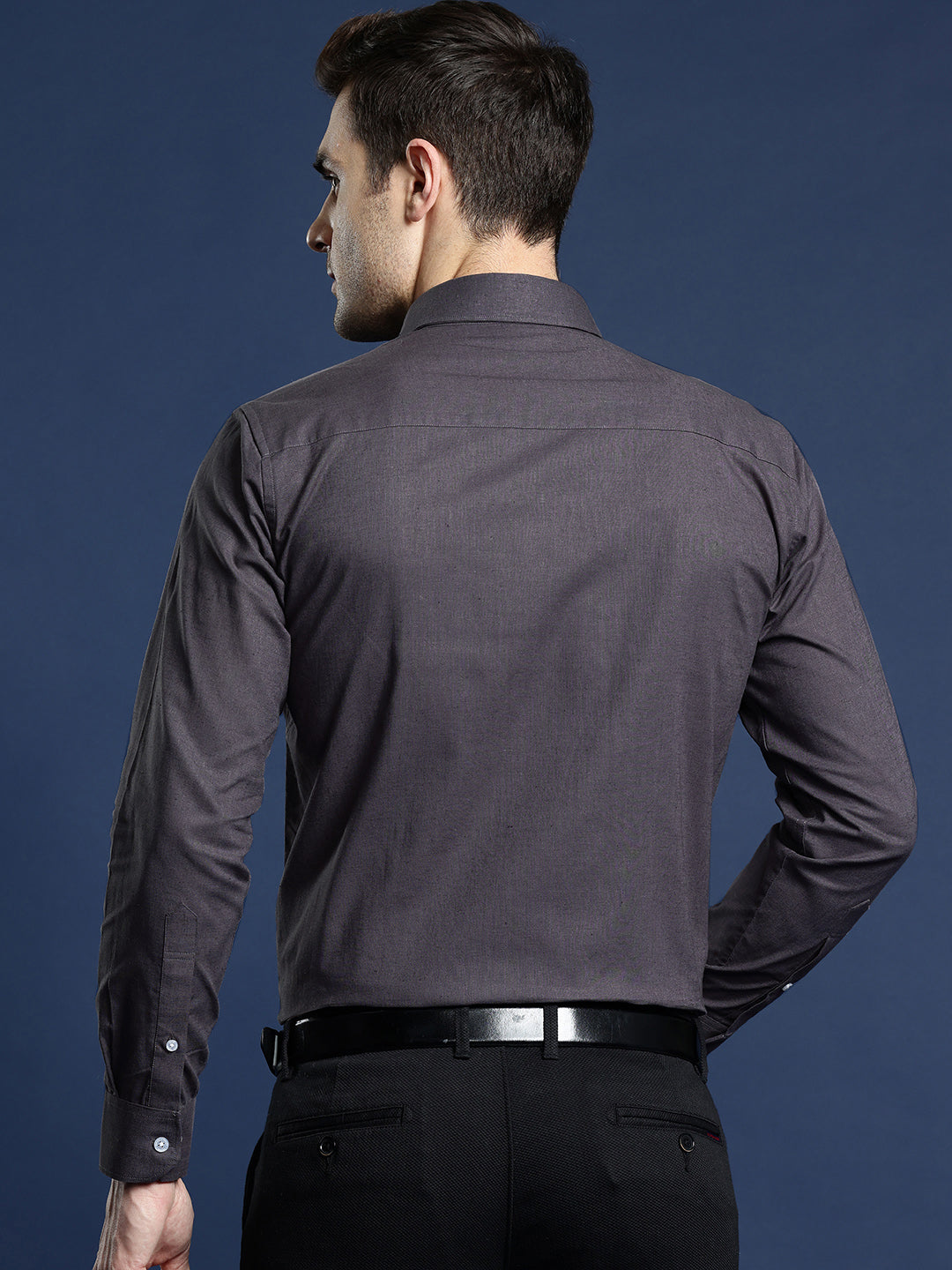 Men Dark Grey Solid Pure Linen Slim Fit Formal Shirt