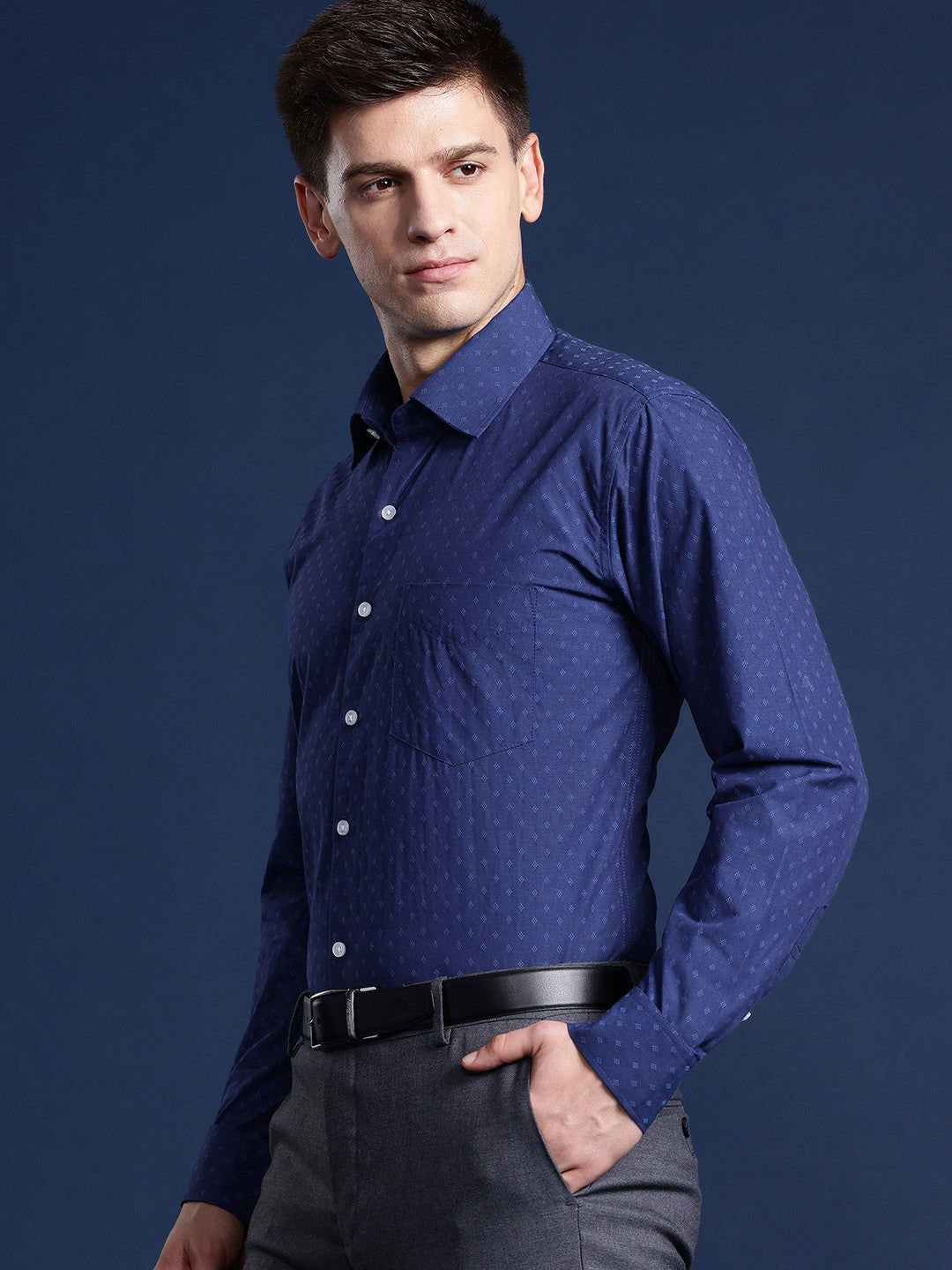 Men Blue Solid Pure Cotton Slim Fit Formal Shirt