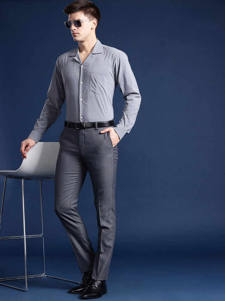 Men Grey Solid Pure Cotton Relaxed Fit Formal Shirt