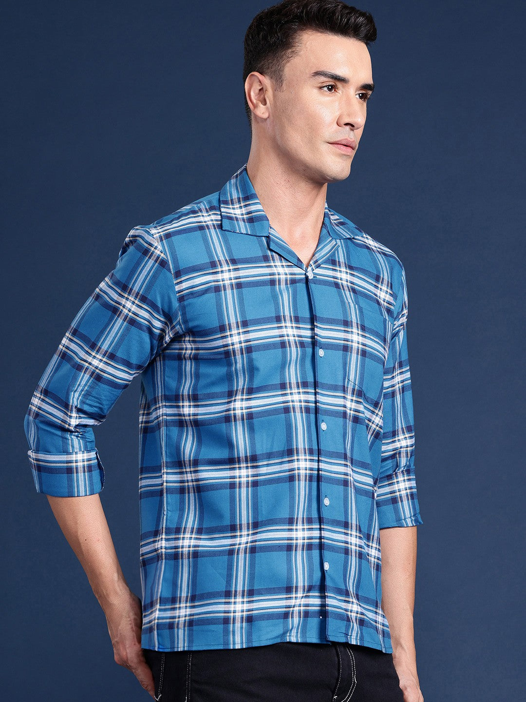 Men Blue Checked Pure Cotton Relaxed Fit Casual Shirt