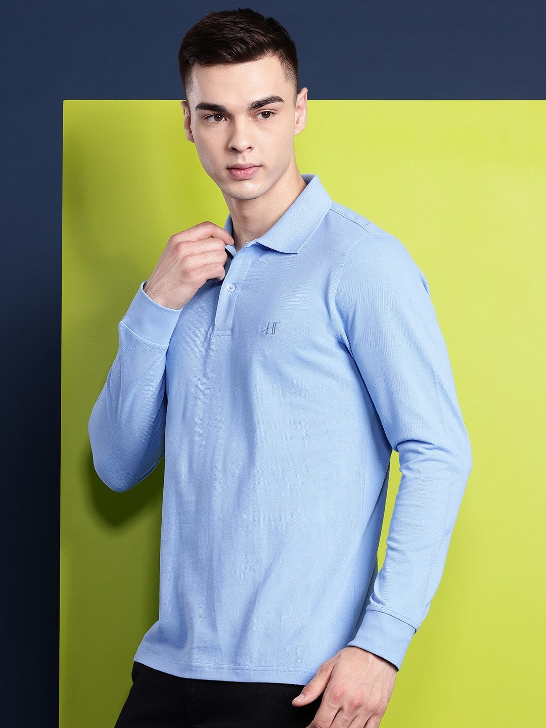 Men Blue Solid Pure Cotton Slim Fit T-Shirt