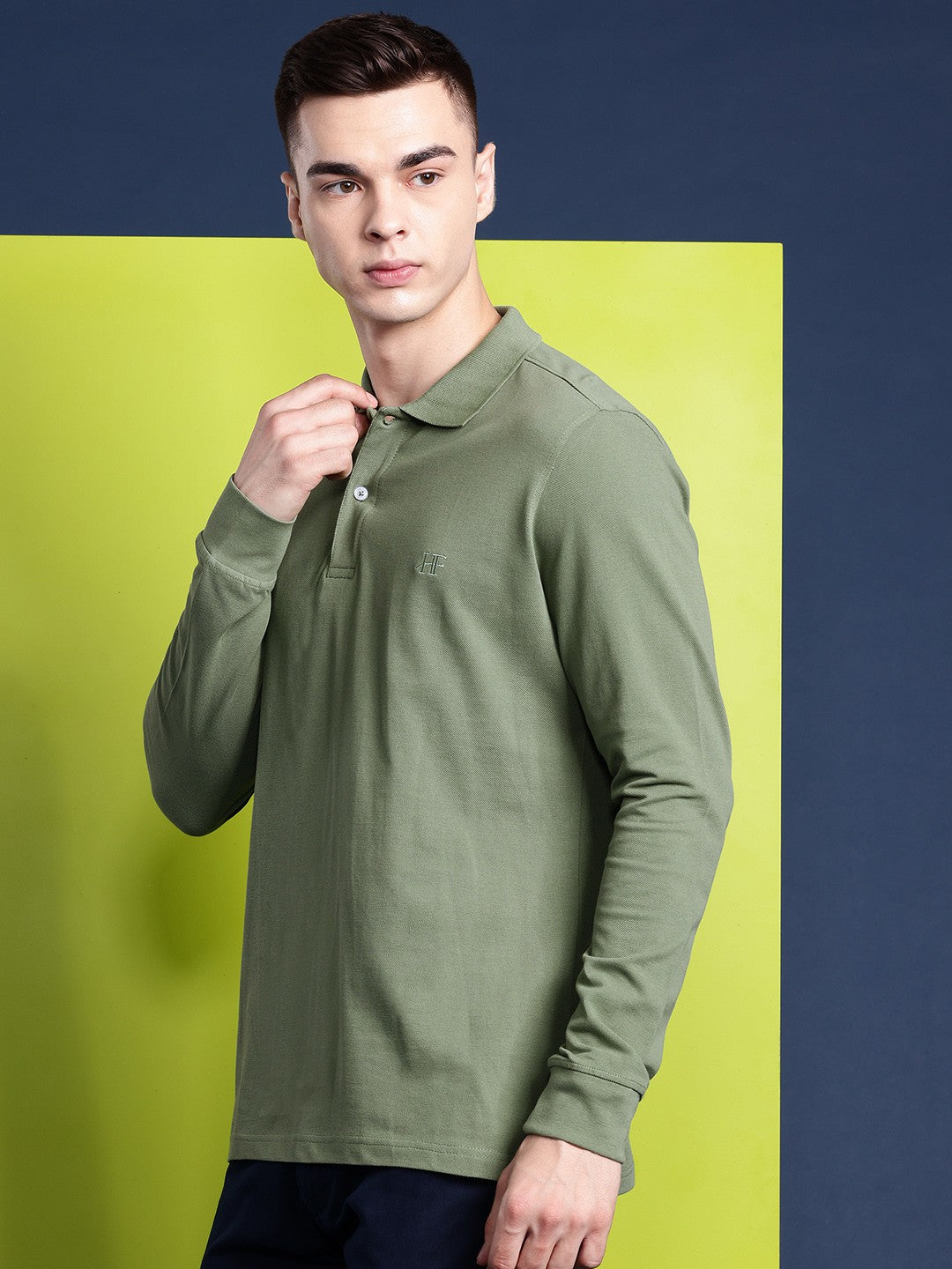 Men Olive Solid Pure Cotton Slim Fit T-Shirt