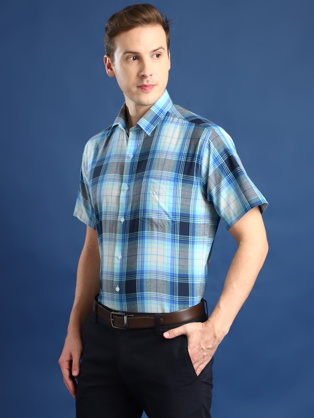 Men Blue & White Checked Cotton Slim Fit Short Sleeve Formal Shirt