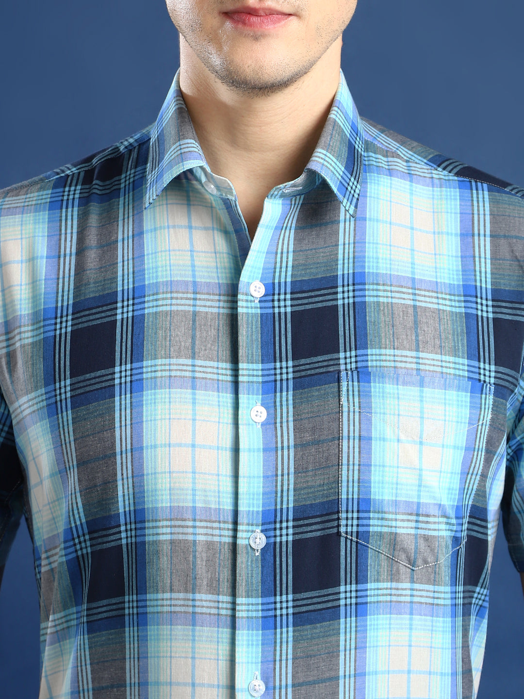 Men Blue & White Checked Cotton Slim Fit Short Sleeve Formal Shirt