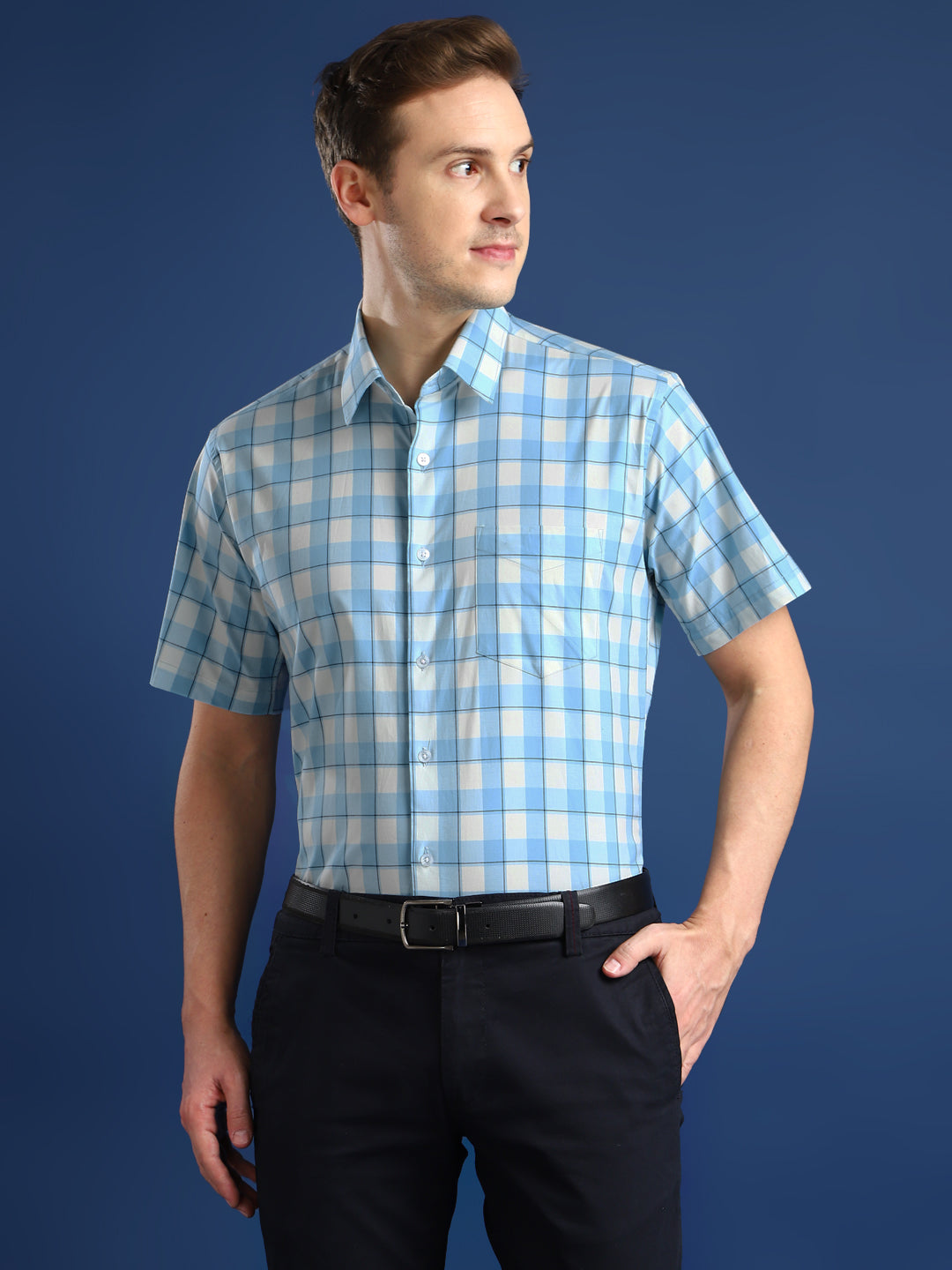 Men White & Blue Checked Cotton Slim Fit Short Sleeve Formal Shirt