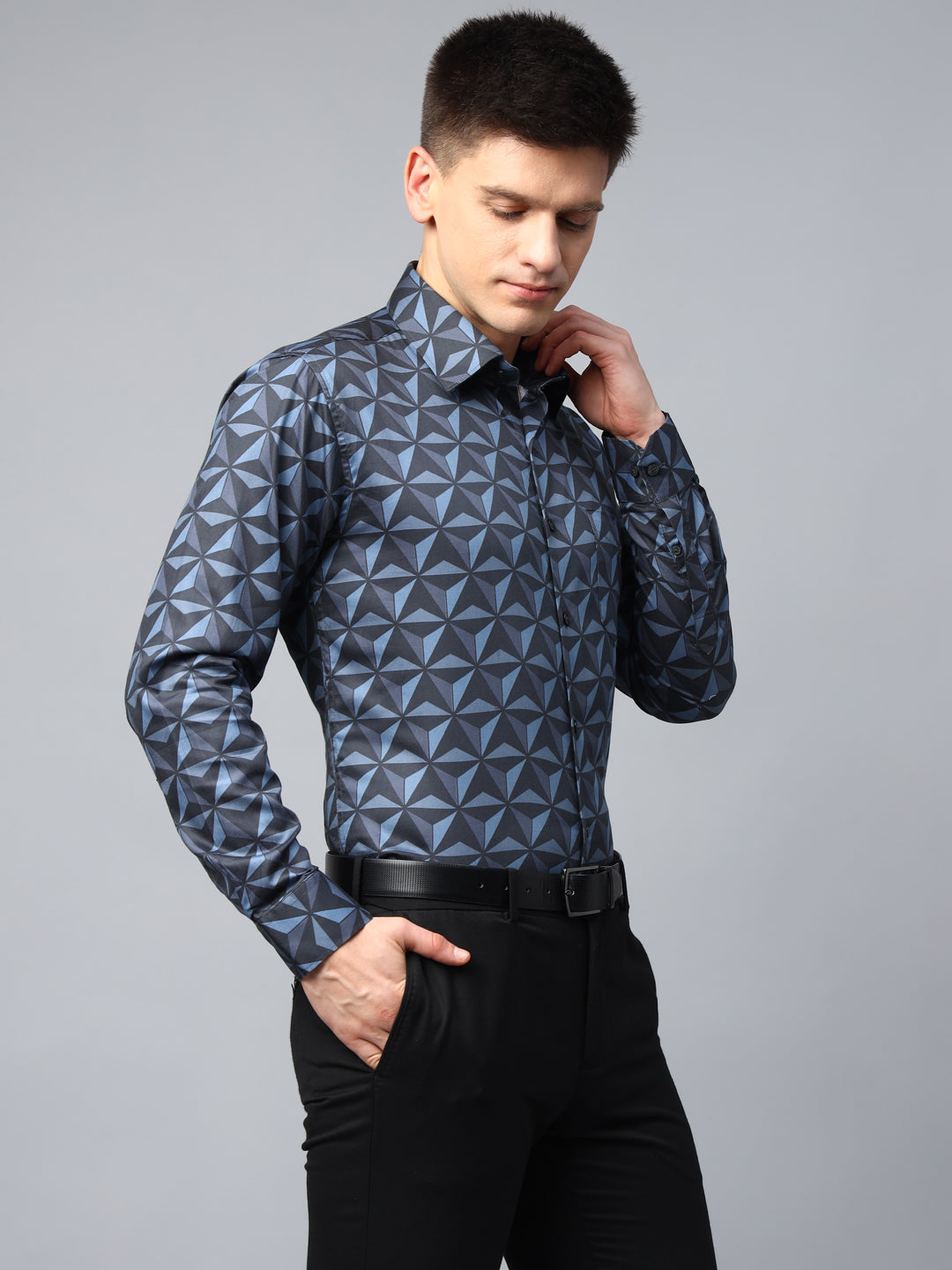 Men Blue & Black Geometric Printed Egyptian Wrinkle Free Cotton Satin Slim Fit Party Shirt