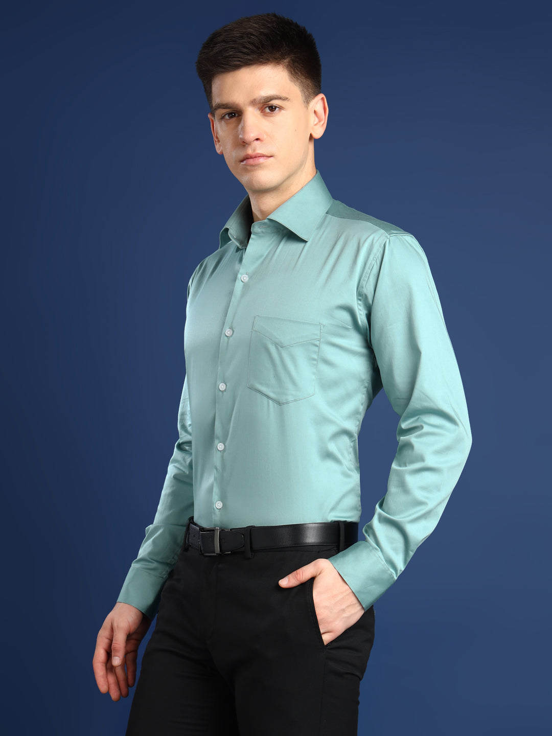 Men Jade Green Solid Cotton Satin Slim Fit Formal Shirt