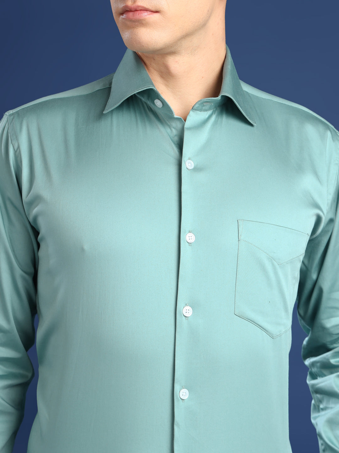 Men Jade Green Solid Cotton Satin Slim Fit Formal Shirt