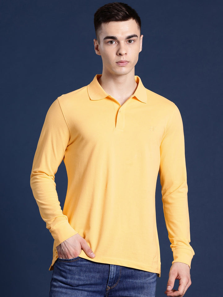 Men Yellow Solid Pure Cotton Slim Fit T-Shirt