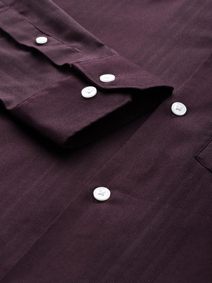 Men Burgundy Solid Cotton elastane Relaxed Fit Formal Shirt