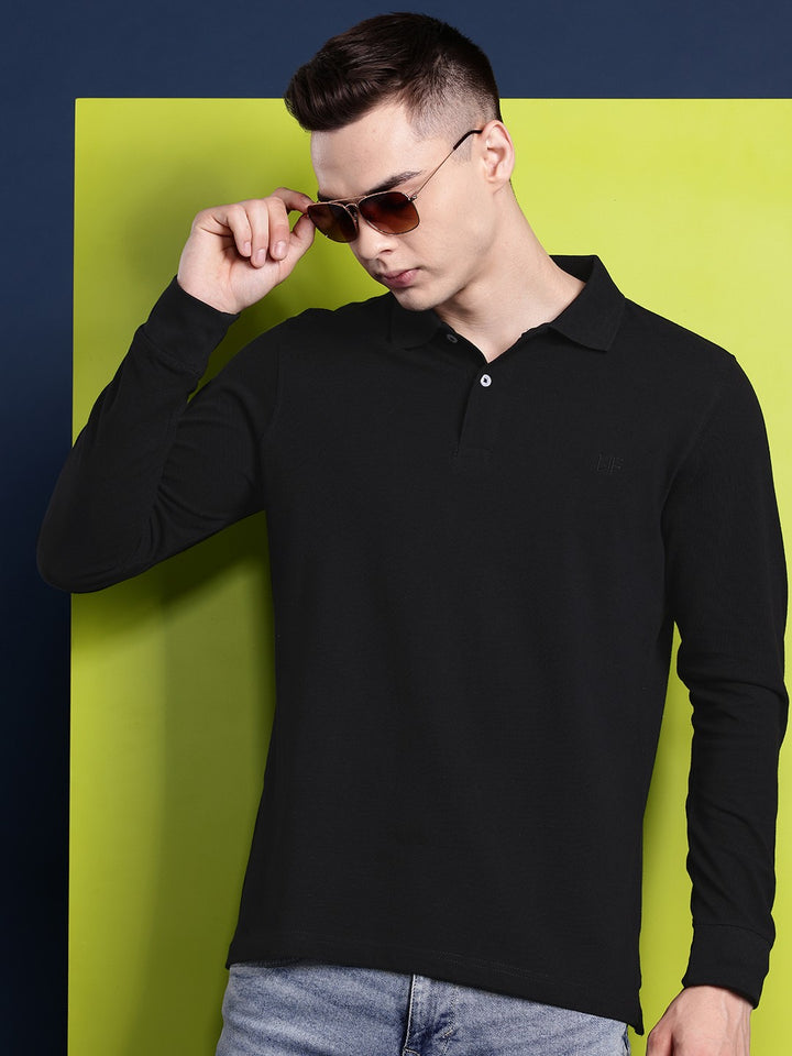 Men Black Solid Pure Cotton Slim Fit T-Shirt