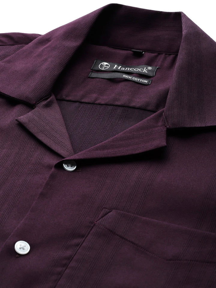 Men Burgundy Solid Cotton elastane Relaxed Fit Formal Shirt