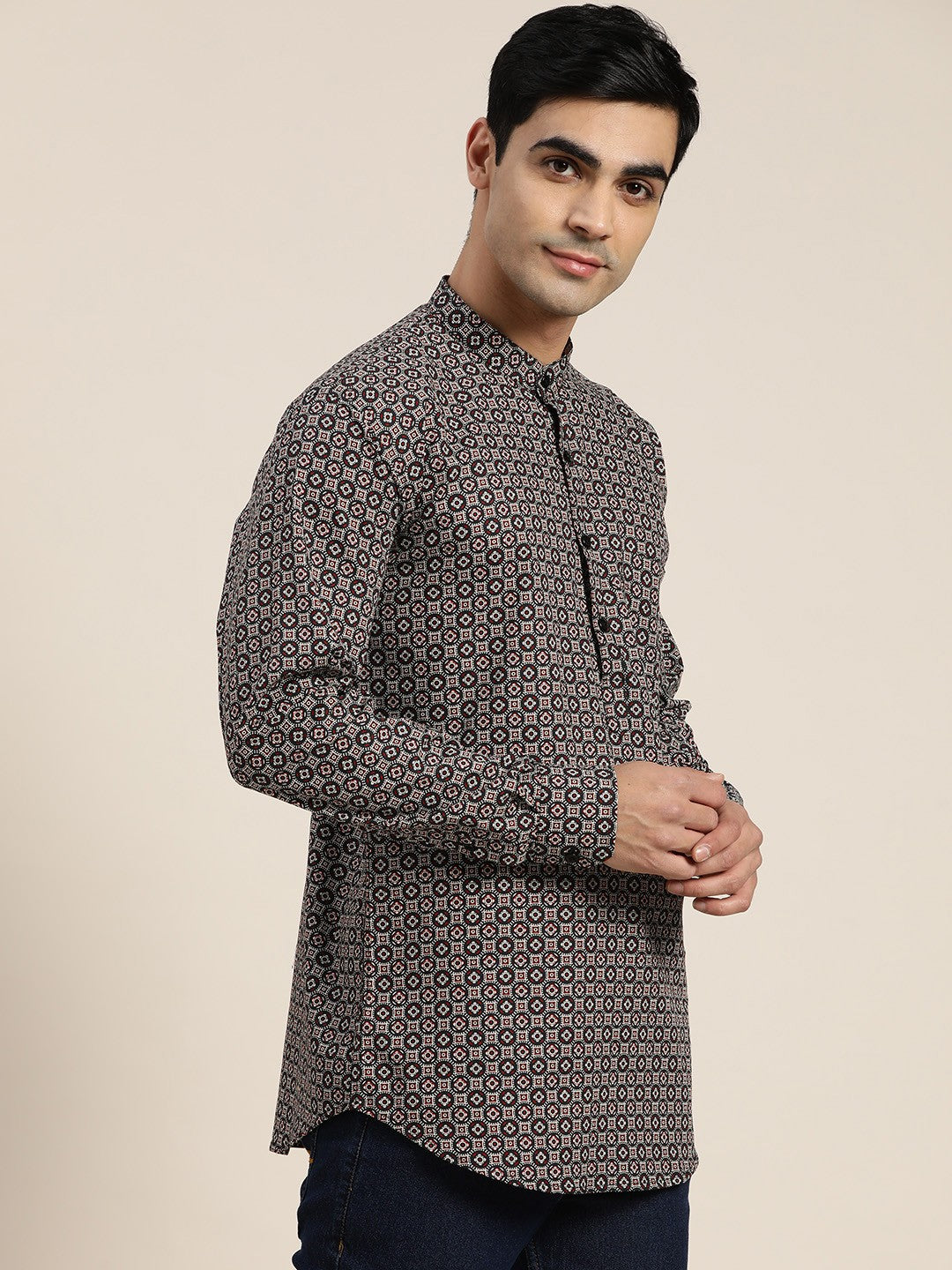 Men Navy Blue & Beige Geometric Pure Cotton Regular Fit Casual Kurta