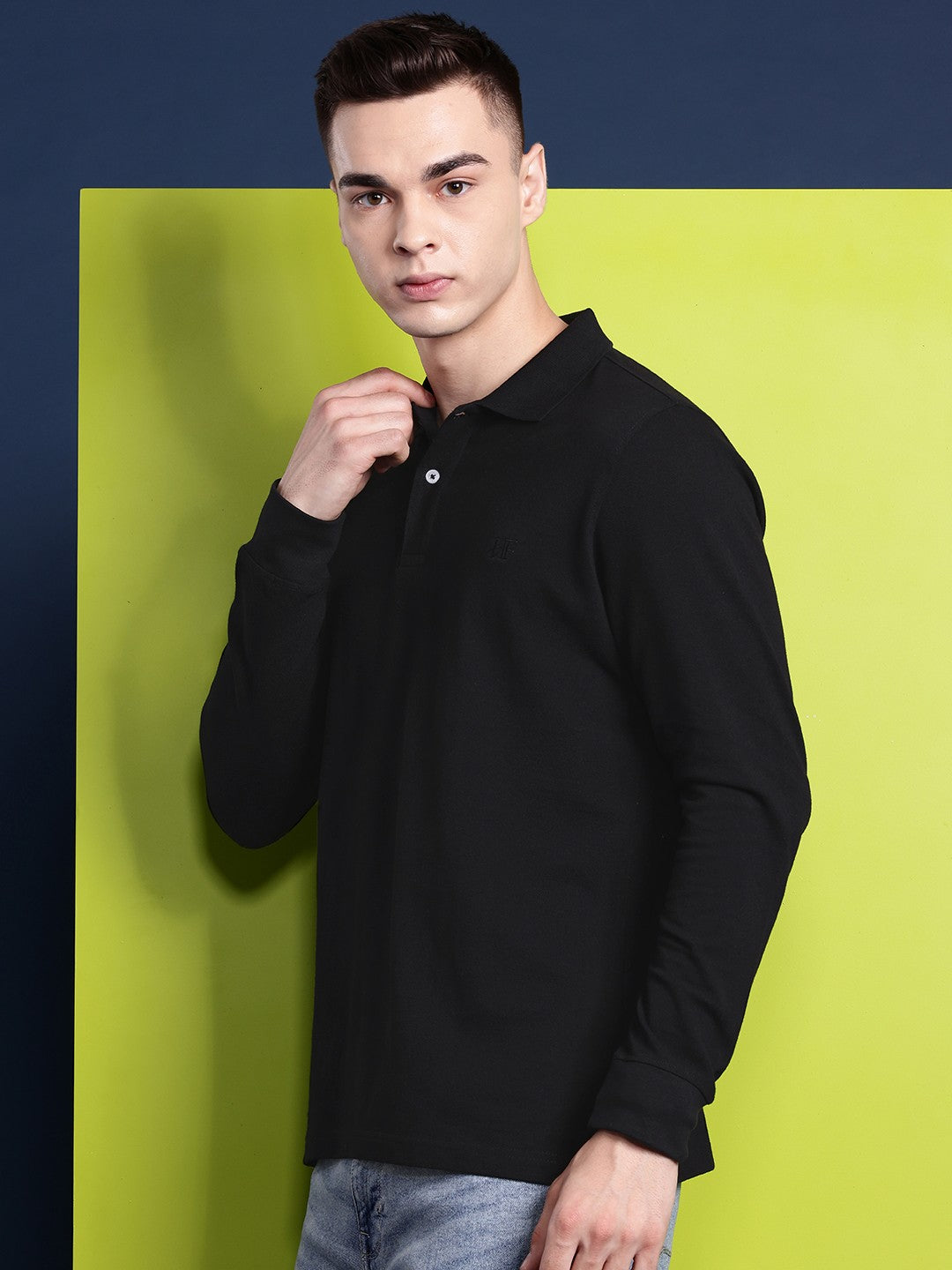 Men Black Solid Pure Cotton Slim Fit T-Shirt