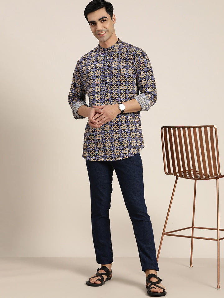 Men Blue & Beige Floral Pinted Pure Cotton Regular Fit Casual Kurta