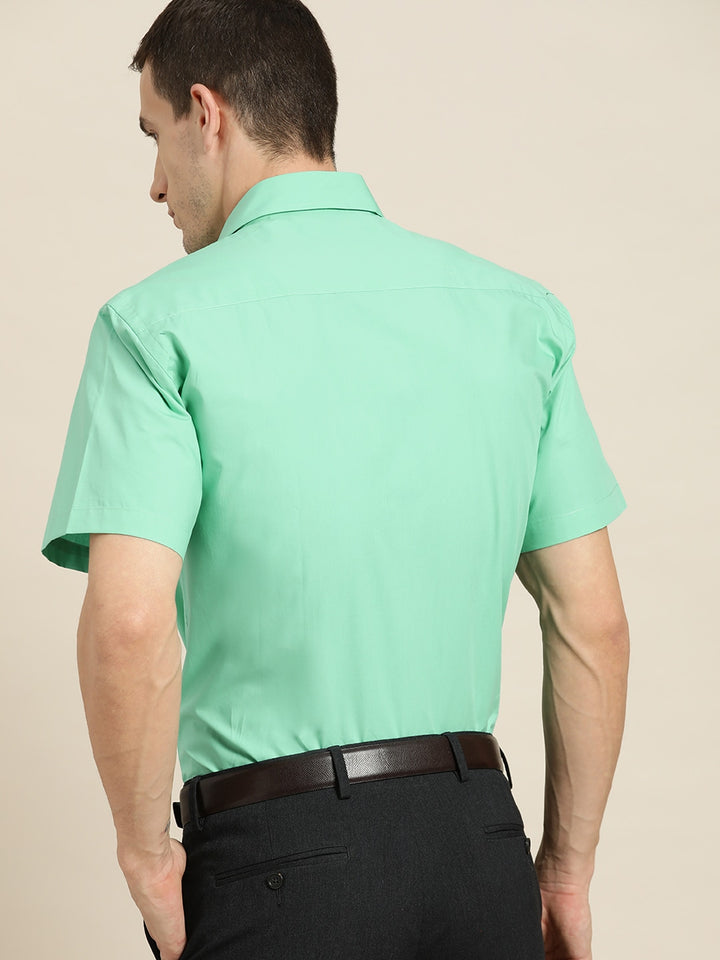 Men Green Solids Pure Cotton Slim Fit Formal Shirt