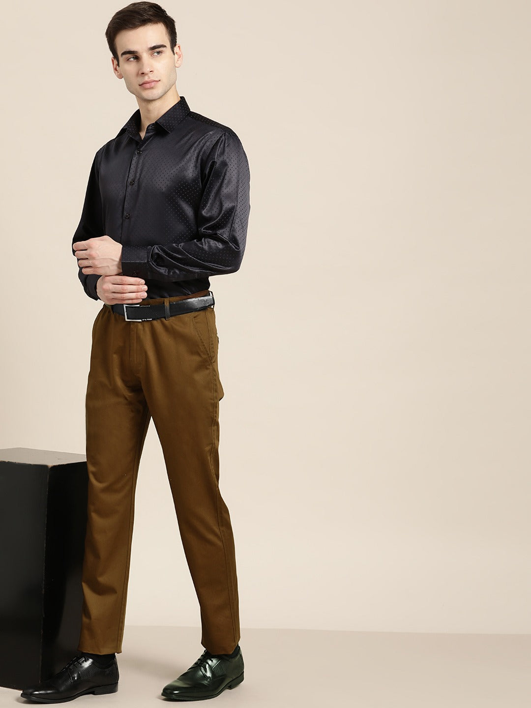 Men Peanut Brown Solids Pure Cotton Slim Fit Formal Trouser